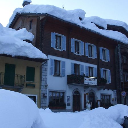 Albergo Ristorante Macugnaga Exterior photo