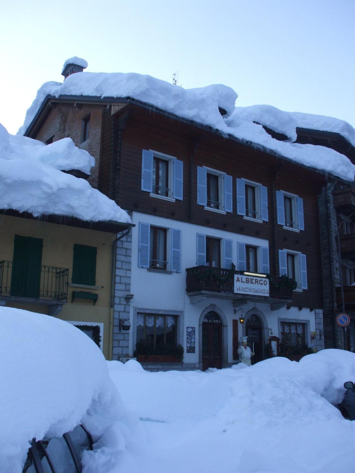 Albergo Ristorante Macugnaga Exterior photo